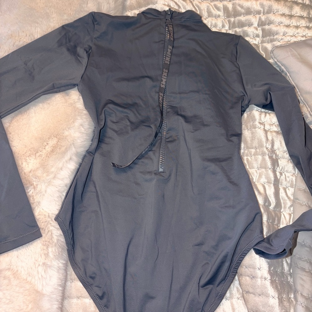 Skims NWT Swim Sculpting Long Sleeve Gunmetal - Picture 2 of 7